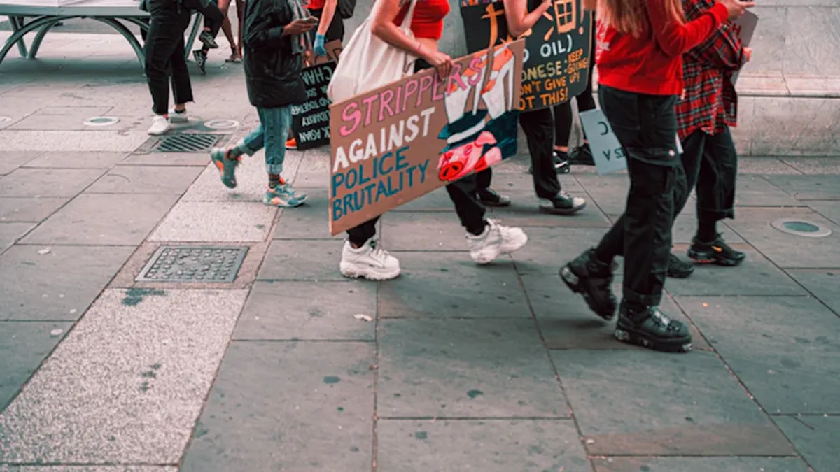 Met Police reverse Palestine protest policy amid arrests