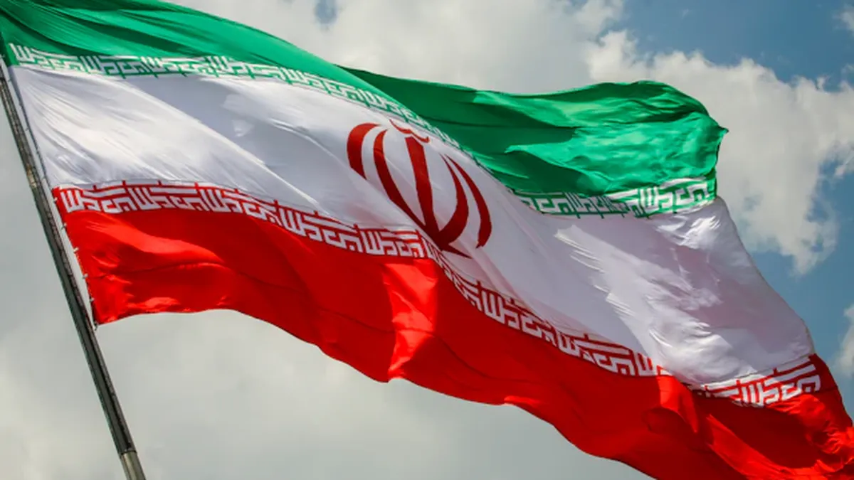 Trump Backs Intelligence Chief Amid Iran War Resignation Crisis