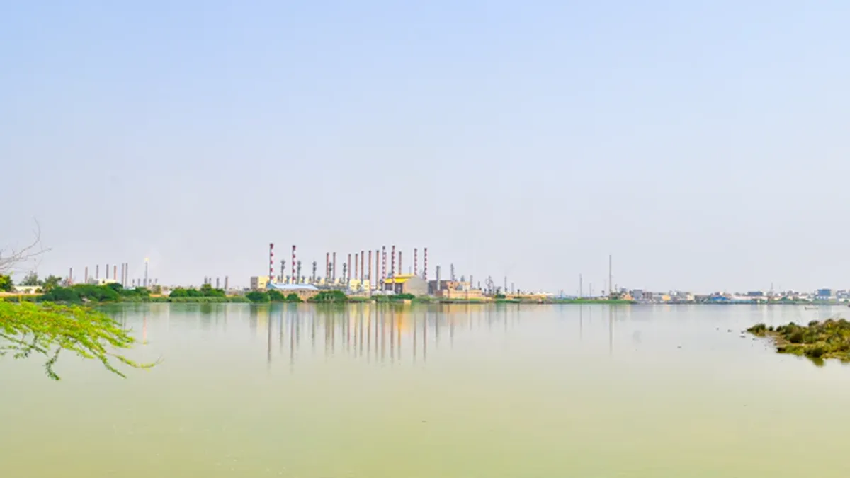 US Issues Iran Oil Waiver as Nuclear Talks Resume