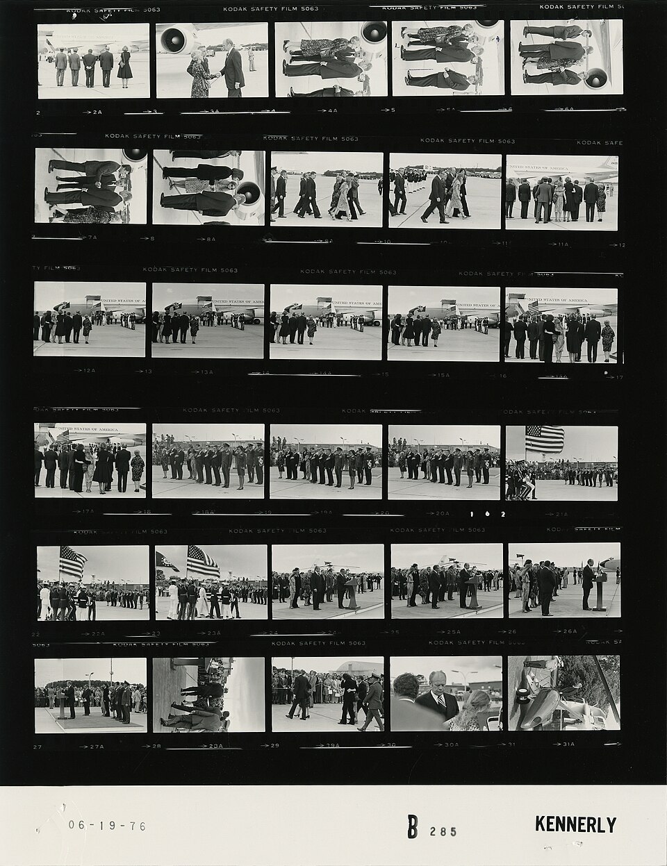 Lebanese families flood back as Israel pulls out