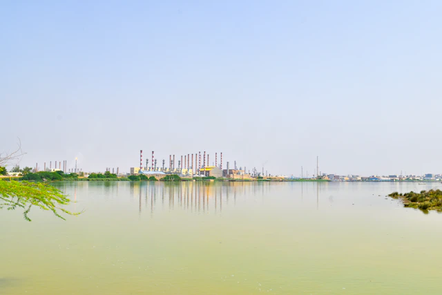 US Issues Iran Oil Waiver as Nuclear Talks Resume