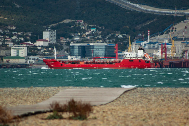 Houthis Red Sea Attacks: Complete Guide to Shipping Crisis