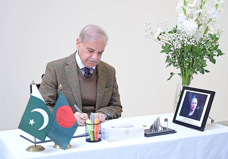 Iran Demands 'Conclusive End' to War as Pakistan Mediates